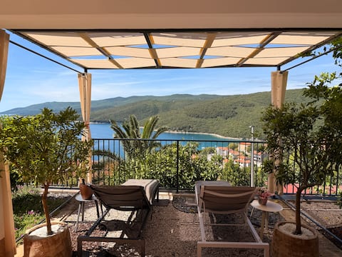 Coccolina, studio apartment with a private hot tub