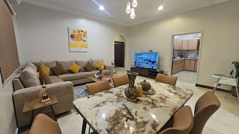 Luxury apartment No. (5) close to the Prophet's Mosque (3 rooms and a hall)