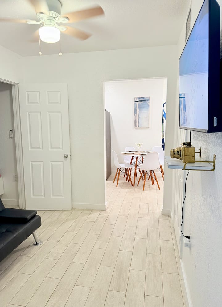 Family 2br Retreat Near Beaches - Port Charlotte, FL