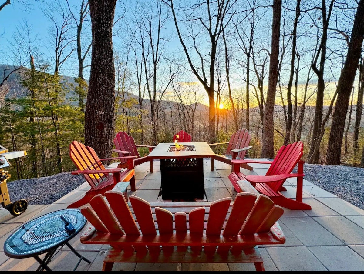 Kristina's Cozy Cabin - Cabins for Rent in Sevierville, Tennessee