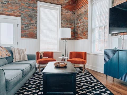 Popular Airbnb listing: Private Patio-Downtown-Xbox S in Greensboro / High Point