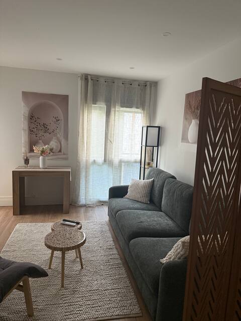 Top Airbnb: Modern and cozy fully equipped 3-bedroom apartment in Oullins