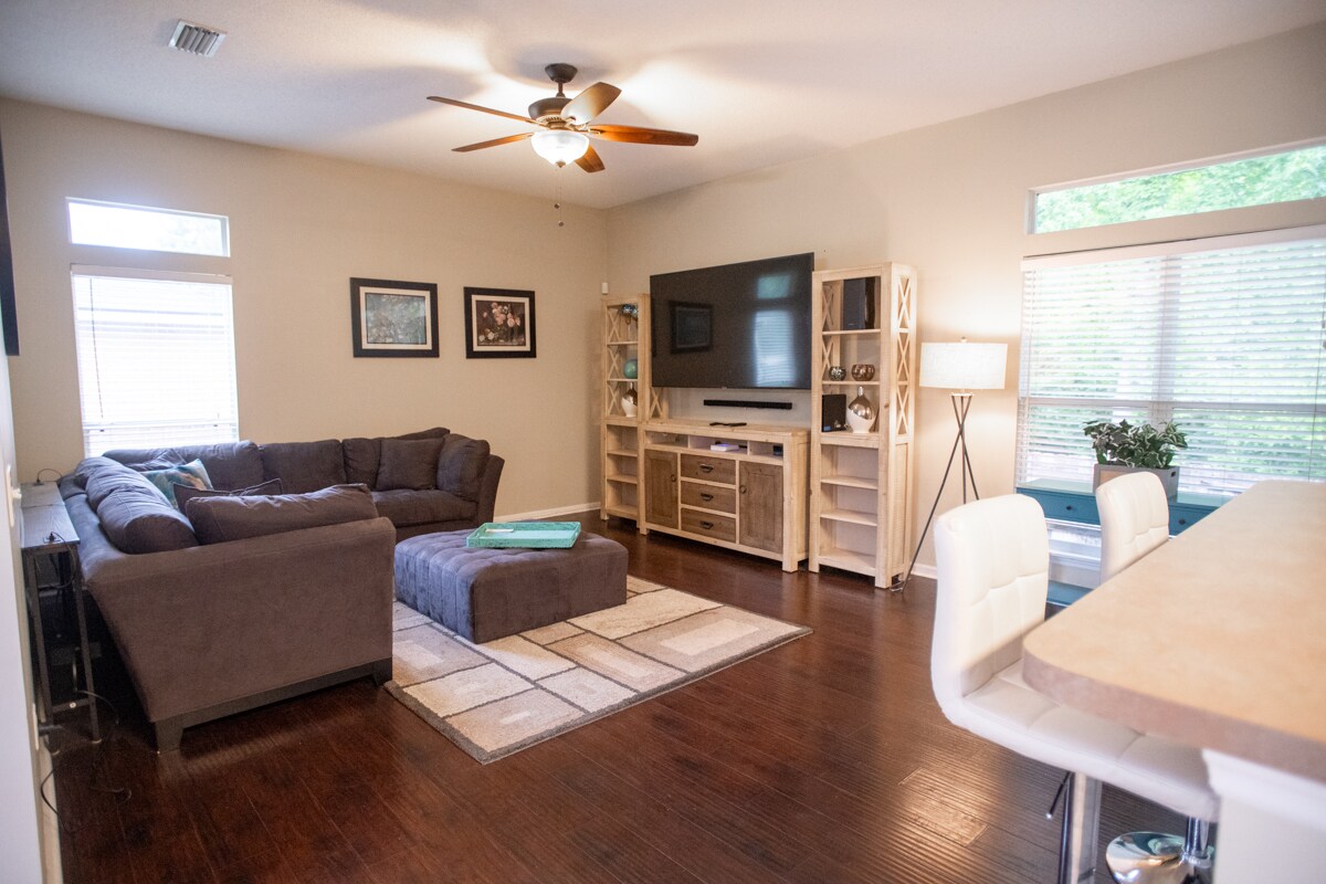 Successful Airbnb property: The Urban Oasis/Nr 295&17/Blanding Blvd/Yard/Games in Ortega Hills