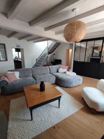 Magic Roofs managed Airbnb listing 1
