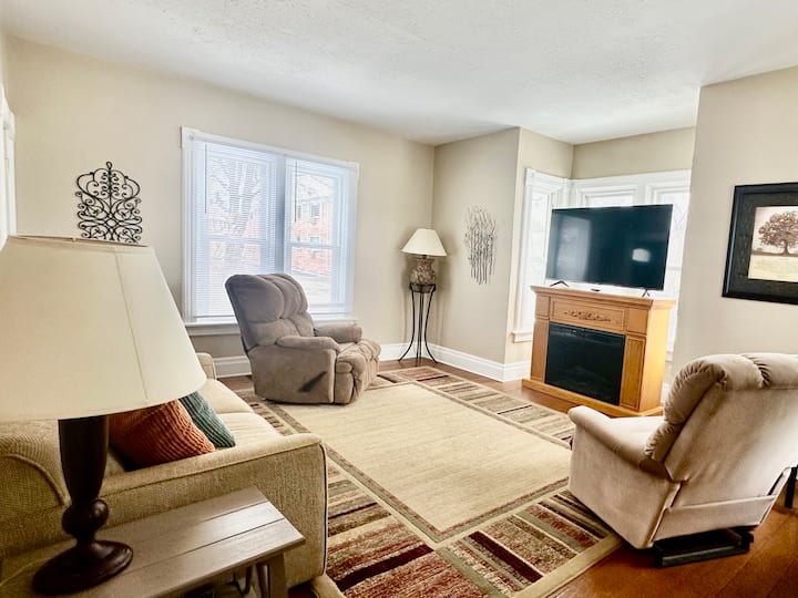 Family Home In Plymouth Near Road America & Lake - Elkhart Lake