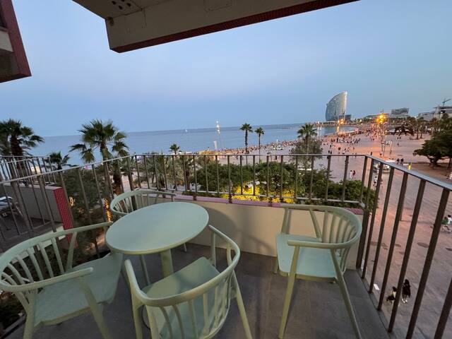 Sea view Barceloneta apartment gallery image 3