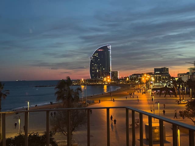 Sea view Barceloneta apartment gallery image 2