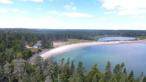 The Cottage—Beachfront Sanctuary