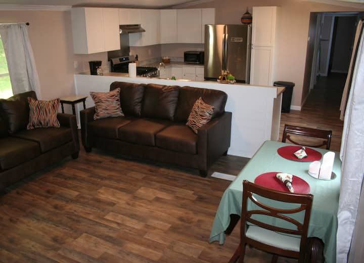 3 Bedroom 2 Full Baths Quiet Corner Lot - Mount Vernon, OH