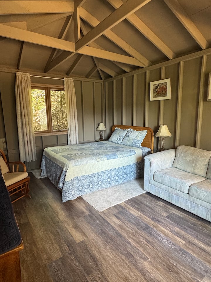 Scotchman Peak Wilderness Cabins - Hope, ID