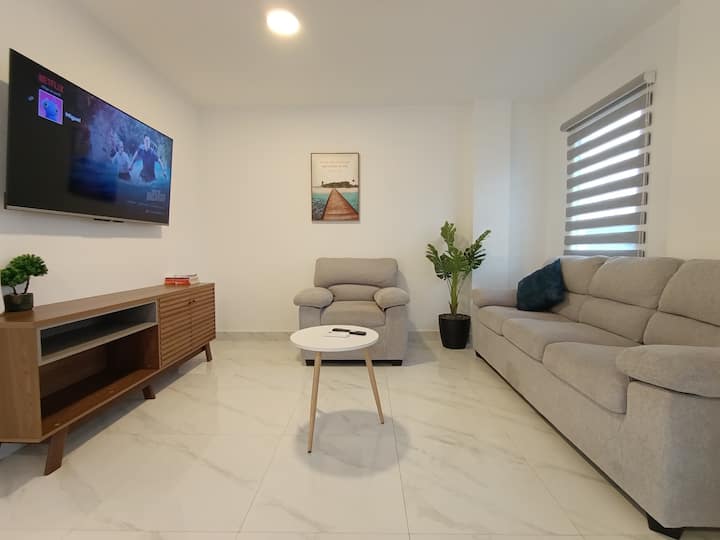 Vacation Home In A Private Urbanization 24-hourps. - Ecuador