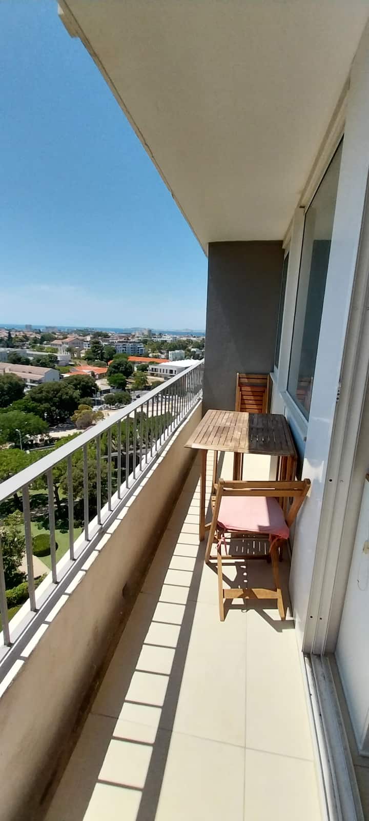 Séjour Au Calme à Marseille T2 Avec Balcon Et Vue - Marseille