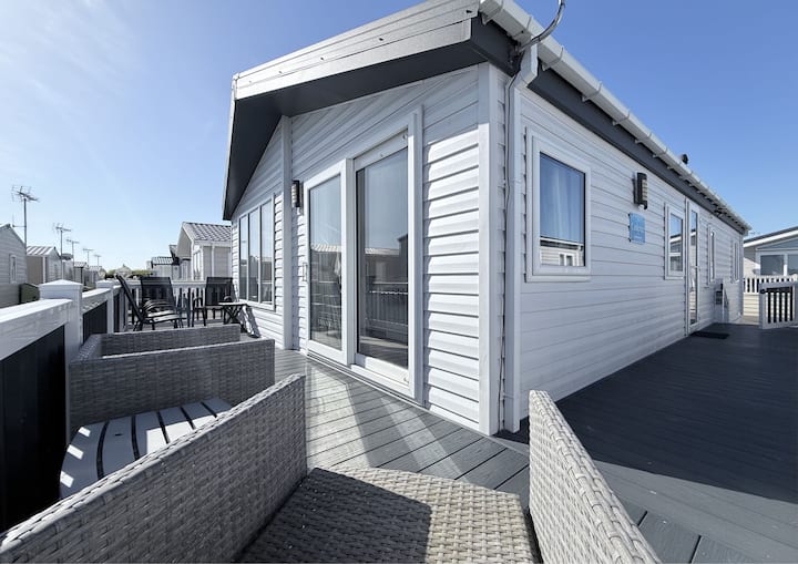Stunning Lodge At Seaview, Kent Ref 47012pb - Whitstable