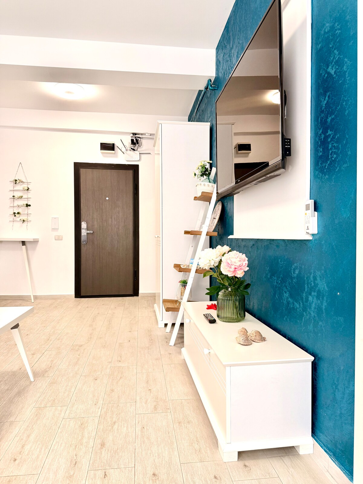 Aqua Vista Astoria Lujo - Sea View — Apartament — închiriere de vacanță cu vedere la mare în Mamaia-Sat, Romania, Constanța, România — fotografia 5 a proprietății | Aqua Vista Rentals