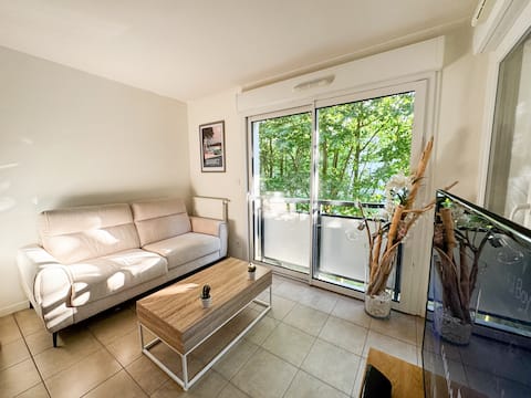 Top Airbnb: Quiet studio + private parking in Bayonne