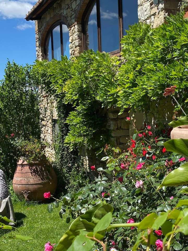 Nikki’s Room - Monteriggioni