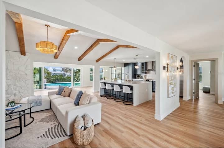 Hgtv Style Home- Heated Pool- On The Water - Hudson Beach, Hudson