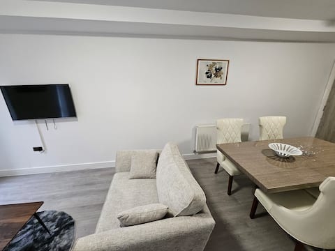 Top performing Airbnb: Kingdom Apartment 14 in St Peter's