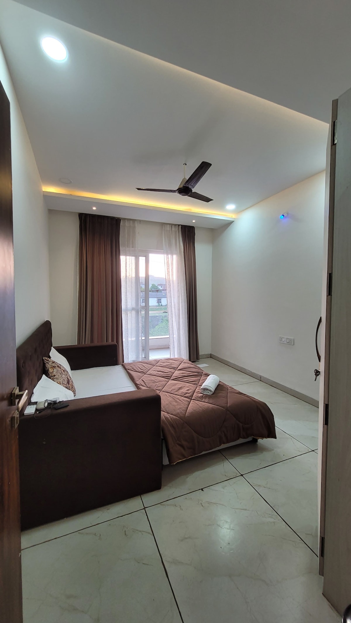 غرفة النوم 2