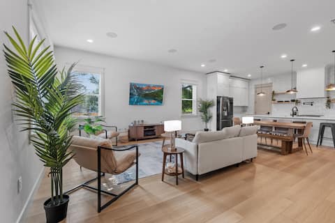 Top performing Airbnb: Harper St Haven in Palmetto Beach