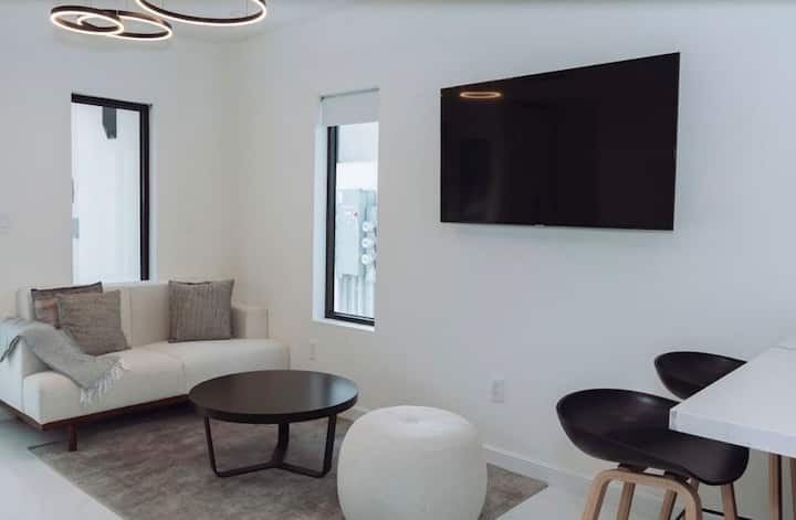 Luxury 1bbr 1bath Condo In Westbay | Arza Hideaway - West Bay