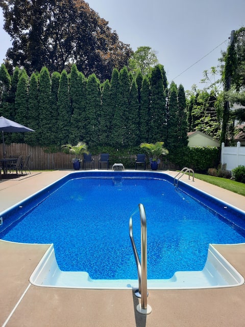 Enjoy your private pool paradise. Bay City getaway