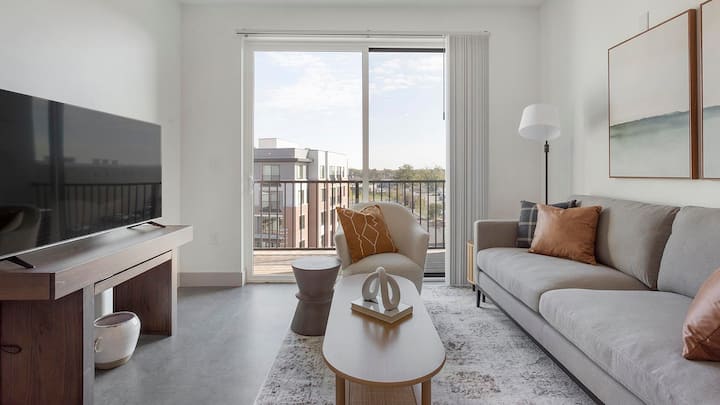 Landing | Spectacular 2bd, Pool, Gym - Richmond, VA