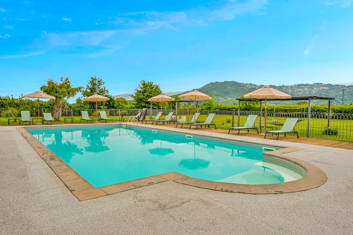Room With Swimming Pool - Camaiore