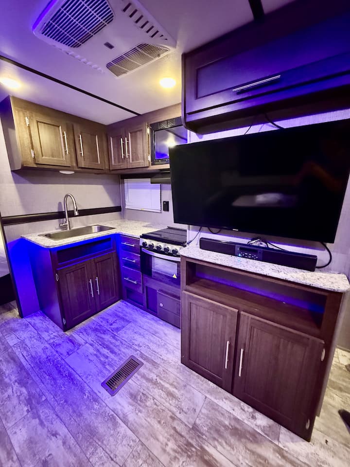 Cozy Glamping At Keystone Lake: Boat Rental - Keystone Lake, OK