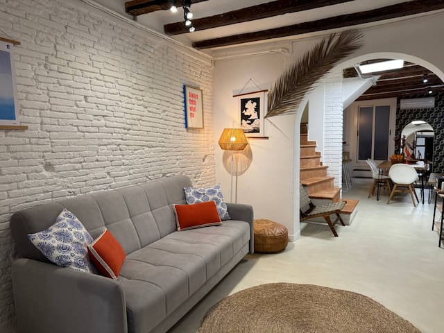 Spanish Duplex for 6 guests