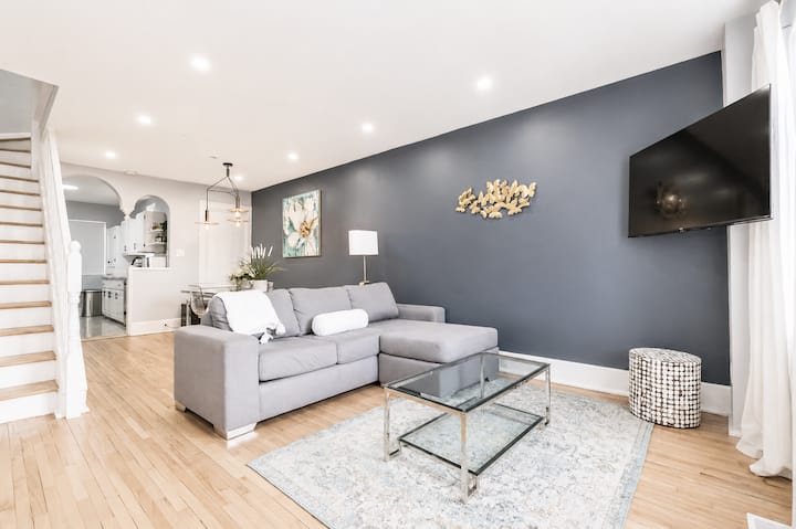 Cozy Waterfront Stay With Detroit Skyline Views - Windsor