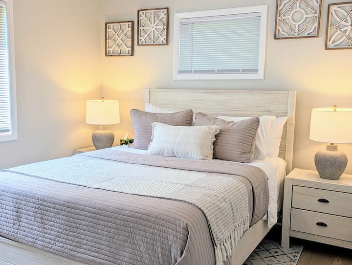 Queen bedroom on the first floor of the cottage.