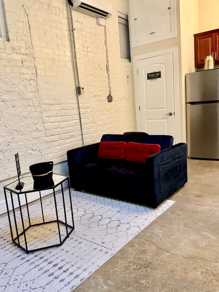 Stylish Speakeasy Downtown Richmond Bnb - Richmond