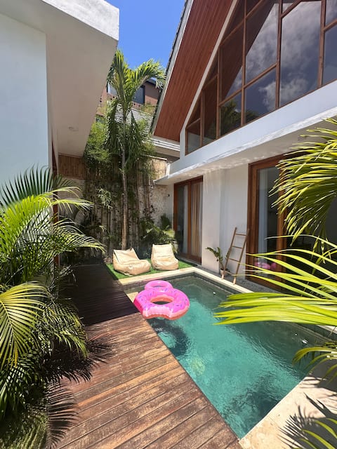 Private Pool 2-BR Villa in Seminyak