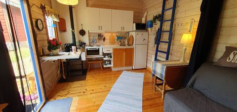 Popular Airbnb listing: Loft cottage 4 people, simple toilet and good outdoor shower in Eksjö