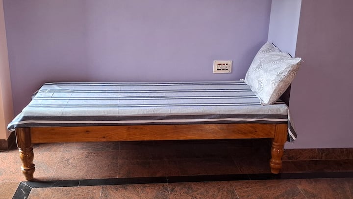 Green View: Fully Furnished 2 Bhk A/c House . - Mysore