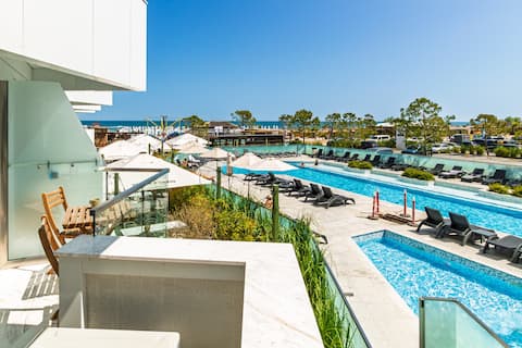 Soleil sur Mer at Infinity Pool & Spa Resort