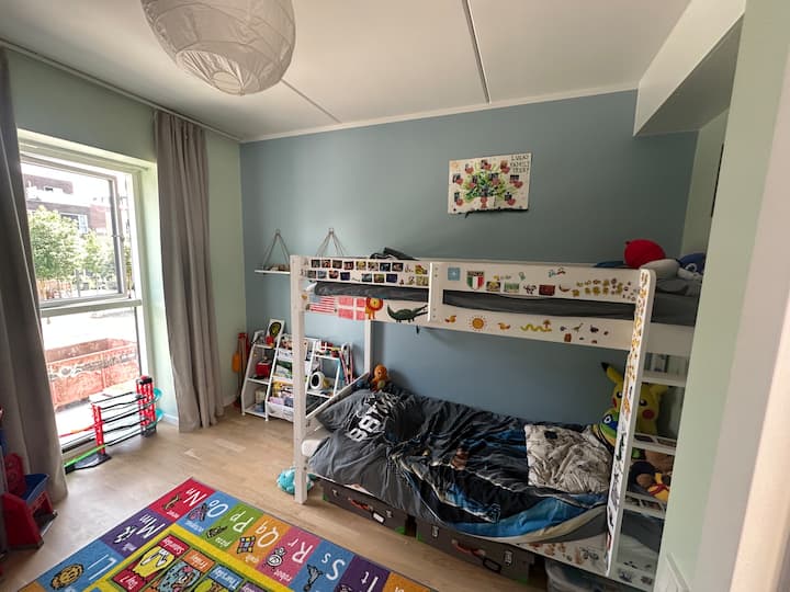 Schlafzimmer 1