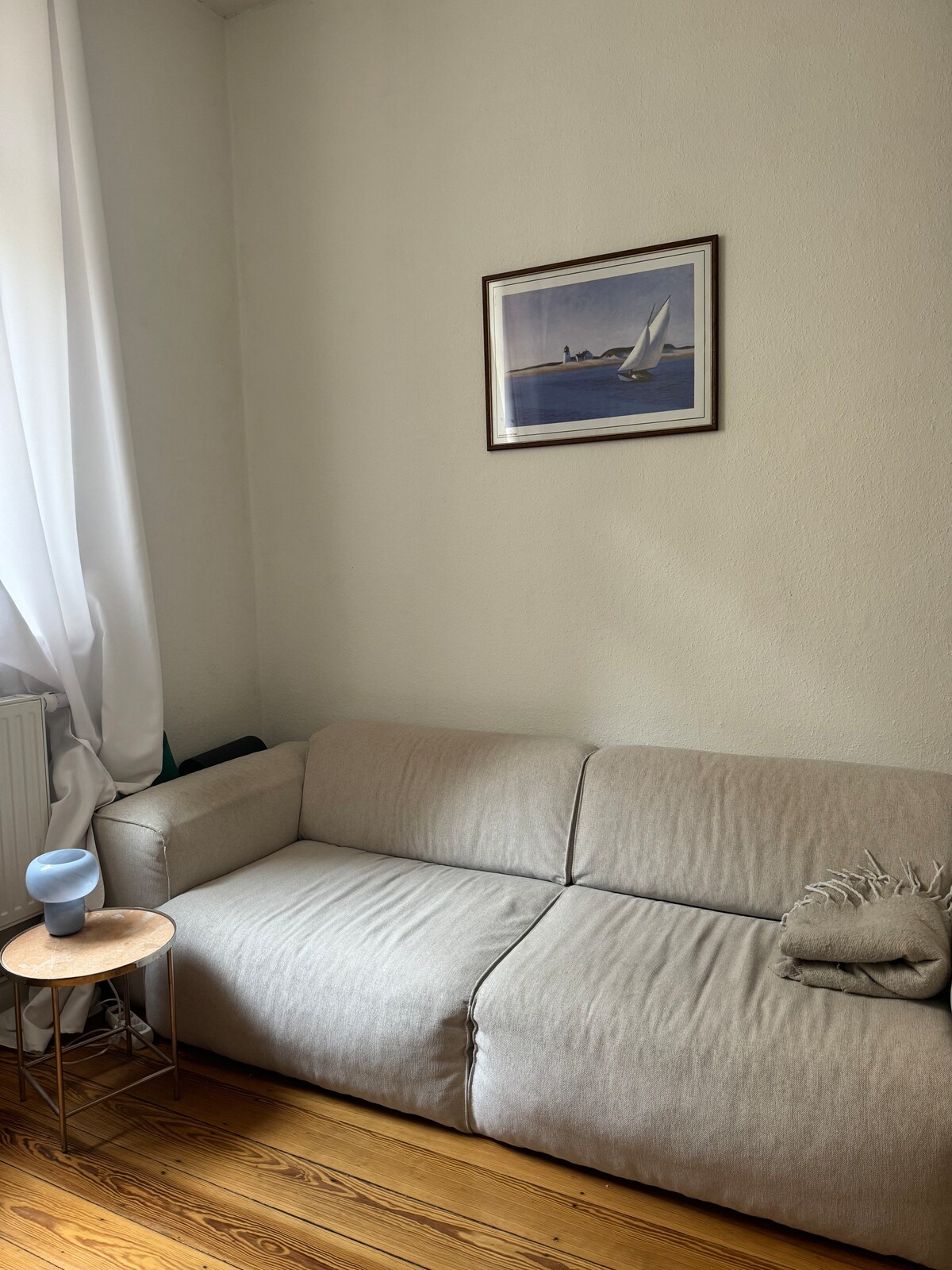 Anuncio de Airbnb popular: Old building apartment in a central location en Eppendorf