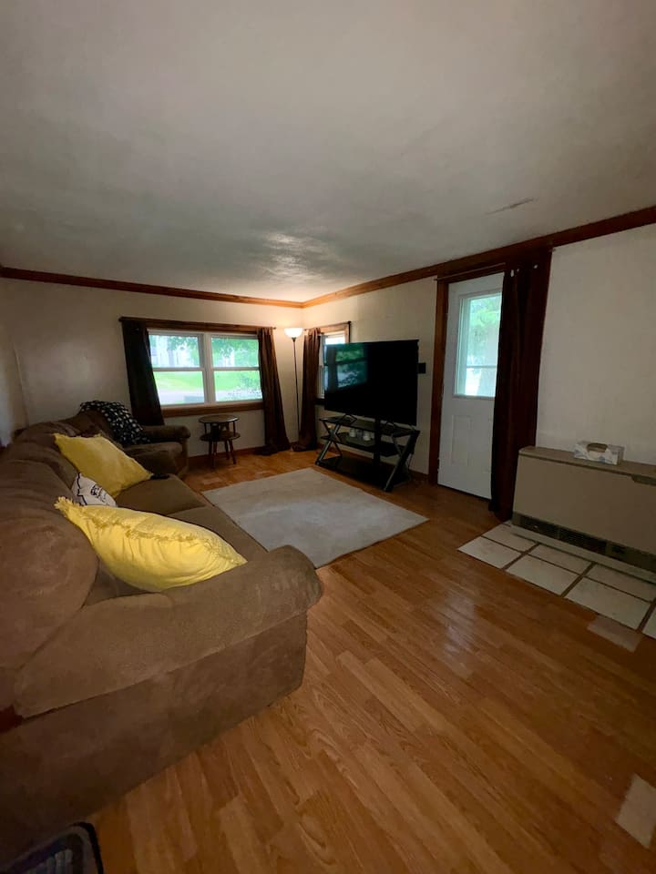 Cozy Little House - Potsdam, NY