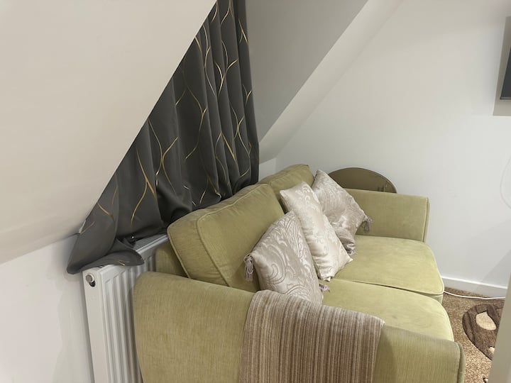 A Lovely And Cosy Studio Flat - Romford