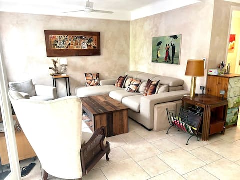 Top Airbnb: A garden in the city center! 3 bedrooms in Antibes