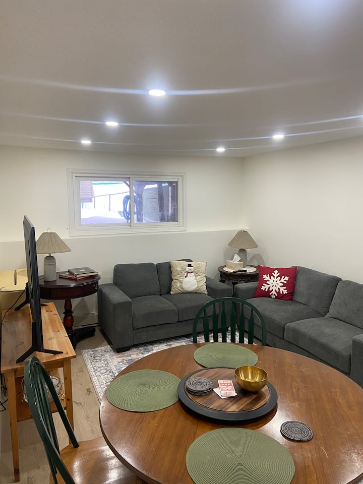 Ballo - Room 1 - Orangeville