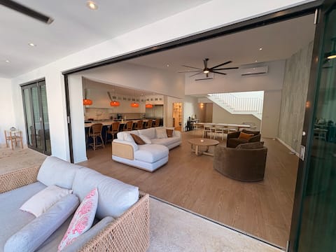 Popular Airbnb listing: Villa Blanca by VP in San Juan