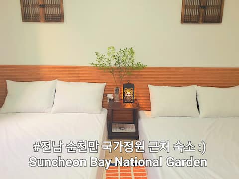 J&J Garden Stay, 3 minutes by car from Suncheon Station, Suncheon National Garden, and Araetjang, a 