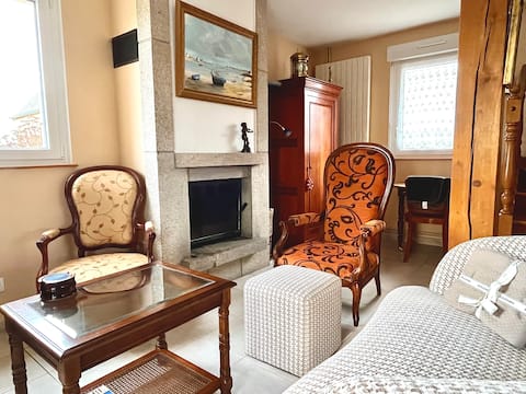 Popular Airbnb listing: Breton house, beach and city center 500 m away in Carantec