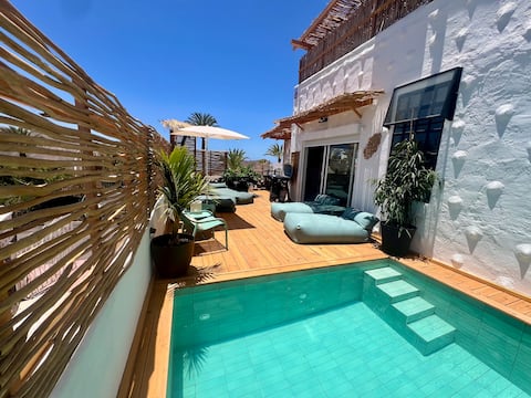 Oceania Villa B, private heated pool,