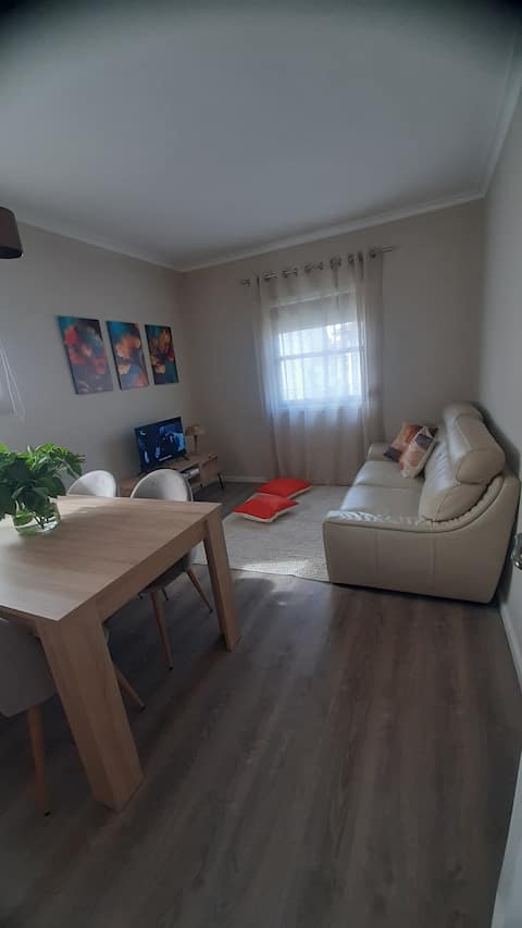 Top Airbnb: House in Bairro das Pedras em Mafamude