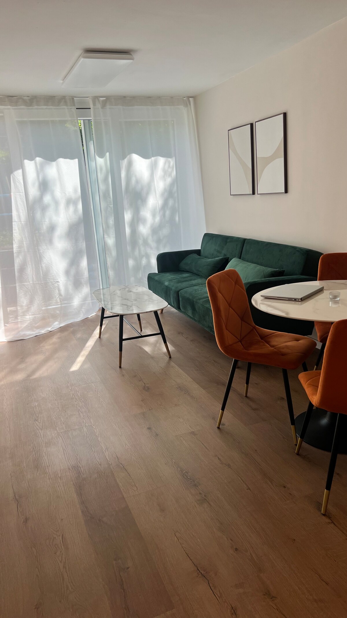 Popular Airbnb listing: Furnished apartment with terrace in Feldmark