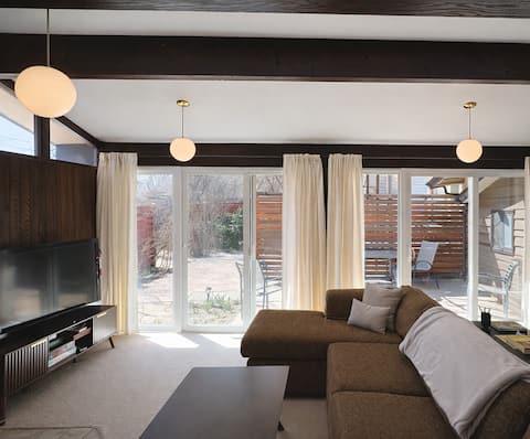Successful Airbnb property: Mid-Century Modern Guest Suite w/ Sauna in Southeast Boulder